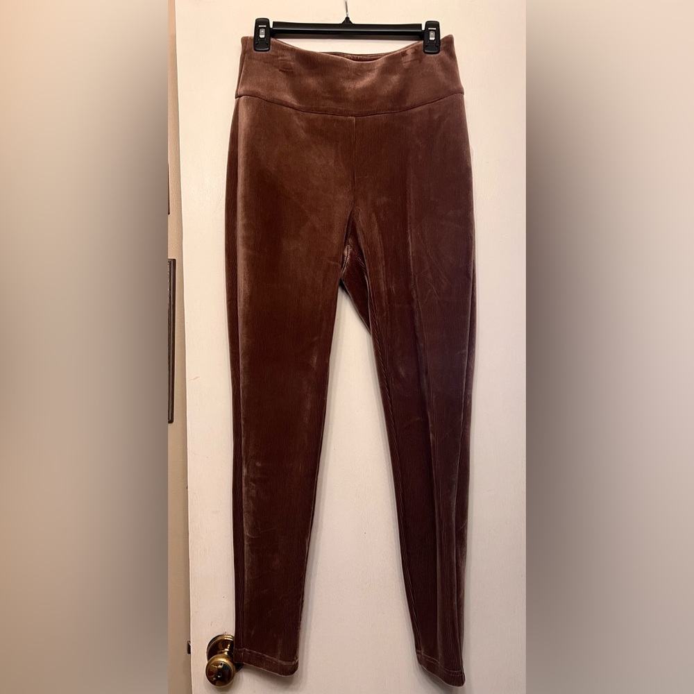 ‼️Wonderly size Medium Studio Women's Stretch Cord Leggings Brown